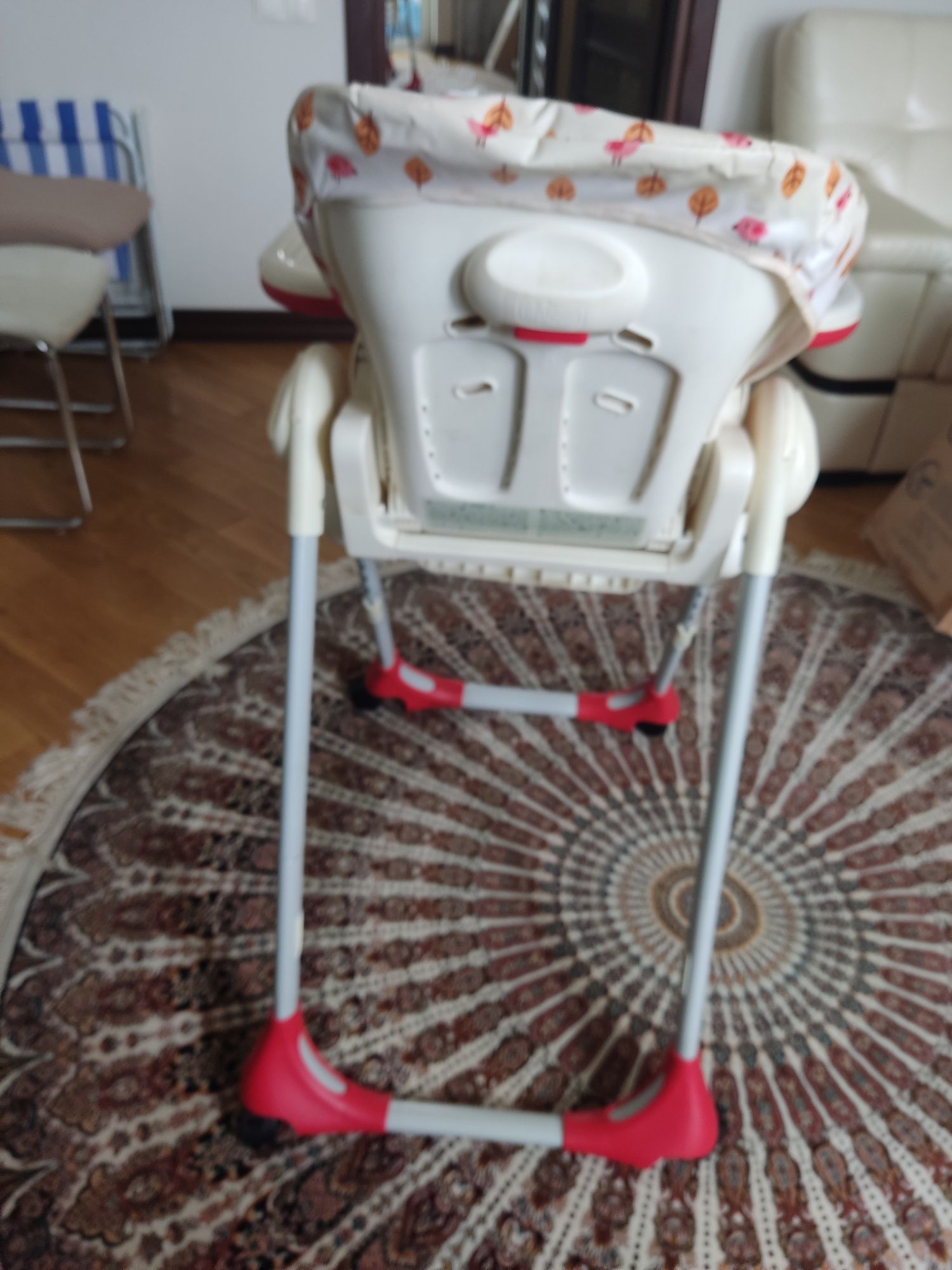 Продається дитяче крісло chicco polly 2 in 1