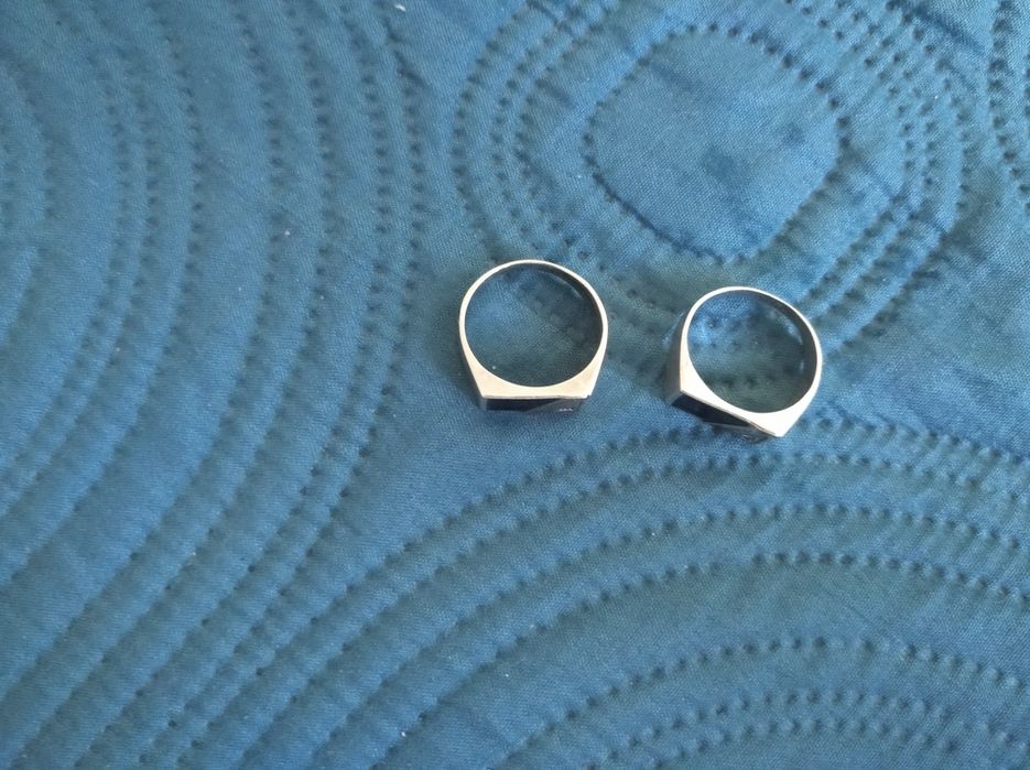 Продам срібне кільце. 2 шт.