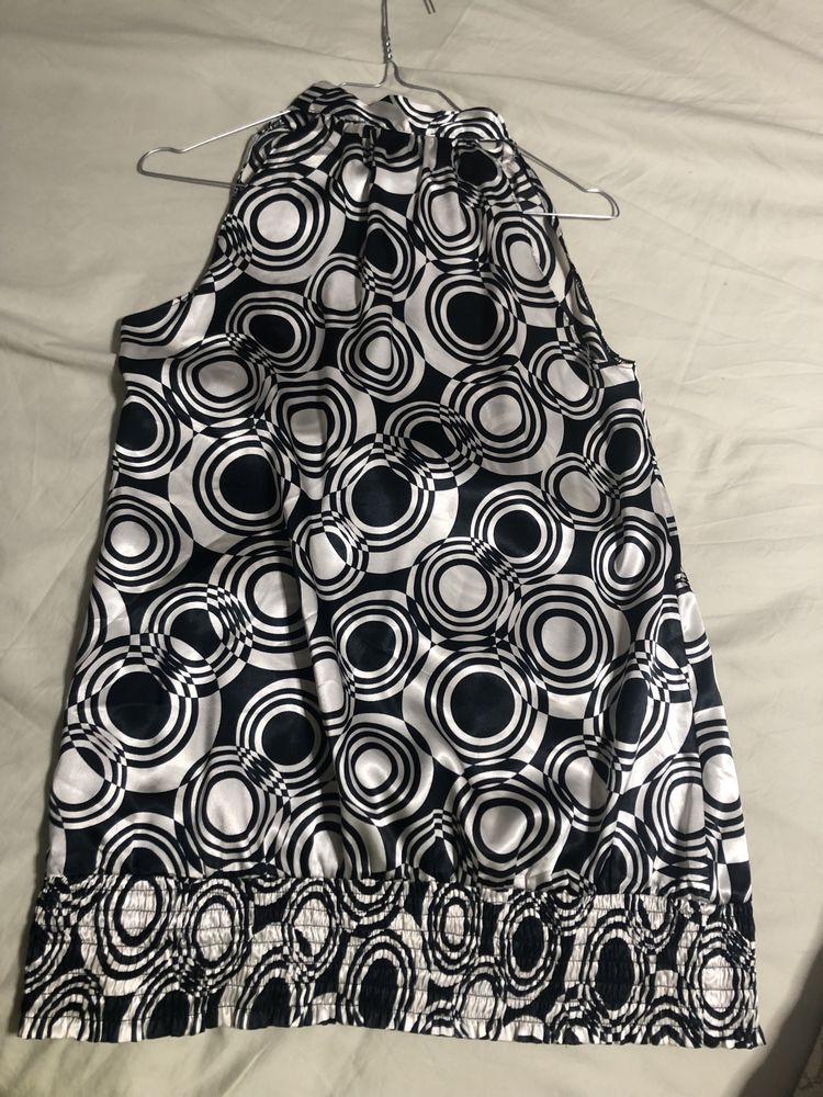 Blusa estampada preto a e branco