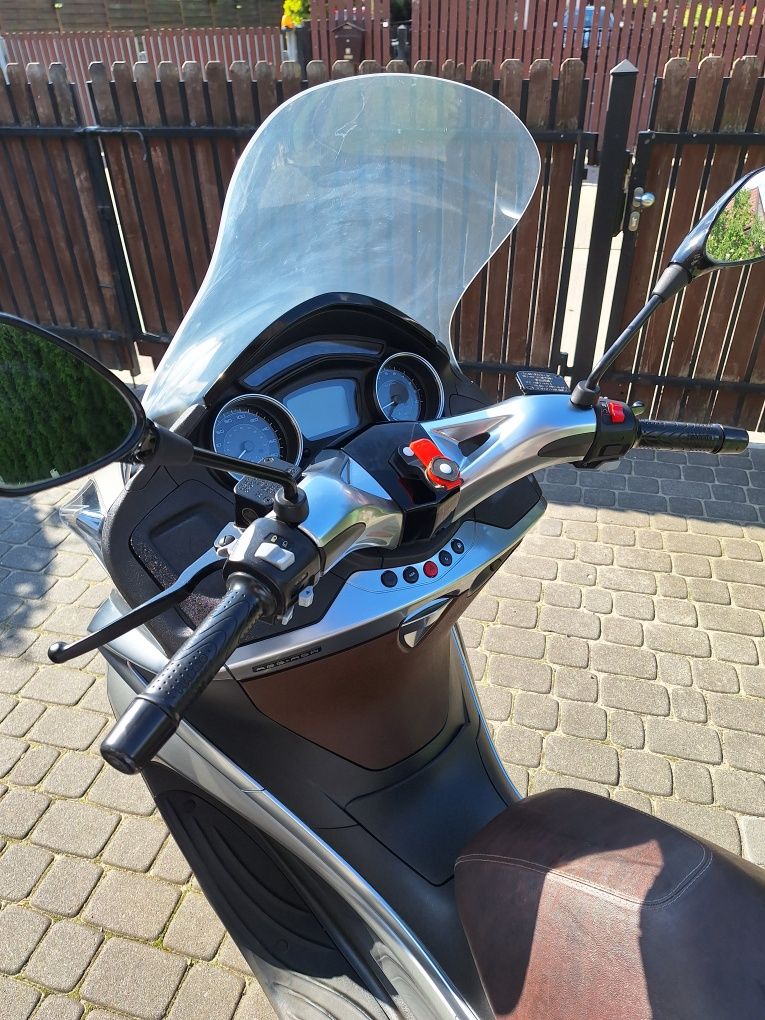 Skuter  Piaggio  X10 125 cm