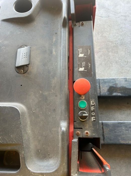 Stacker porta paletes eléctrico