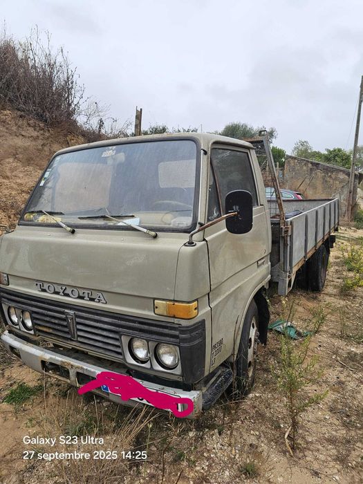 Toyota Dyna de 1980 com 136000 kms de origem motor UB 30