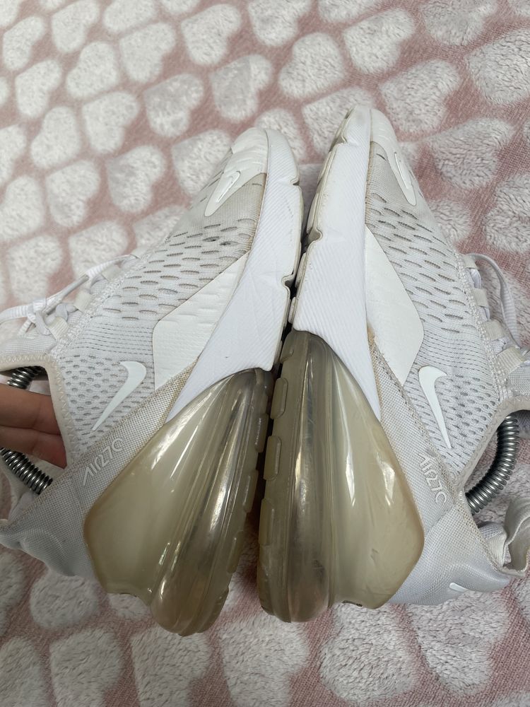 Buty marki Nike Air 270 w rozmiarze 35,5. Poduszki są zżółknięte, buty