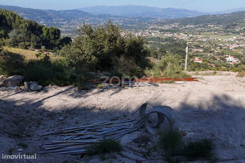 Terreno com projecto aprovado moradia T3, Gondufe, Ponte Lima.