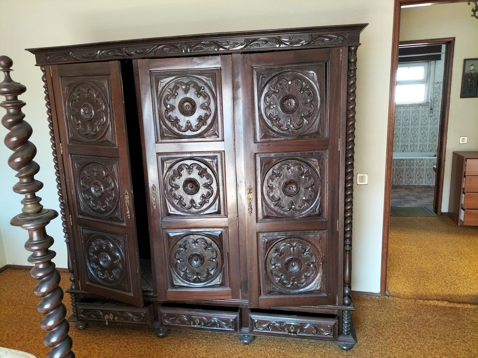 Mobilia de quarto bem gira