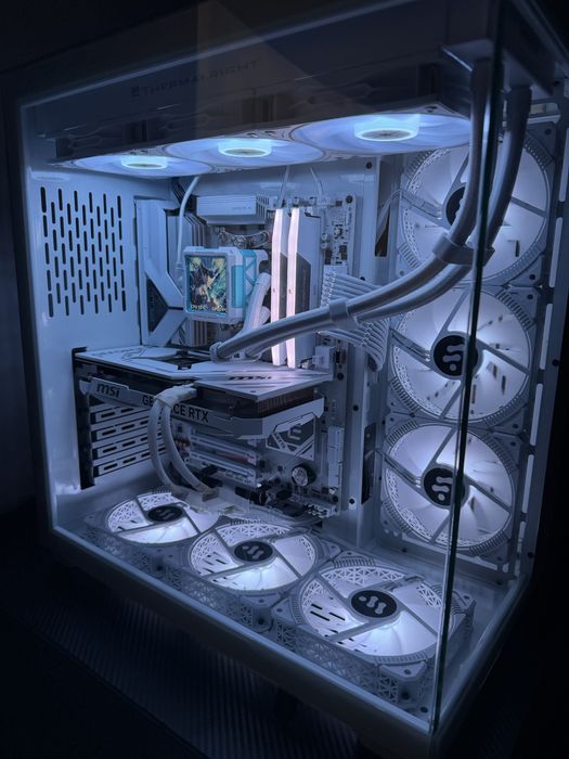 Mocny pc gamingowy ryz 7 7700x/rtx 4070 super/chlodzenie z lcd