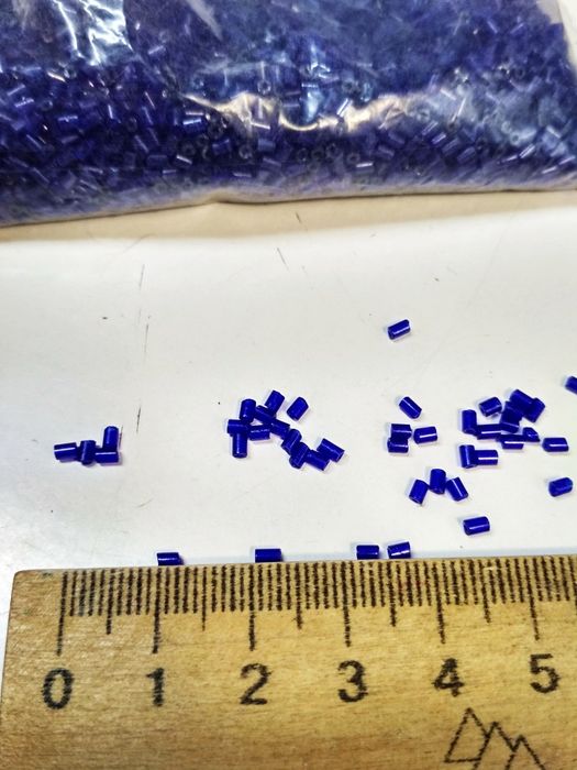 Бисер стеклярус фиолетовый