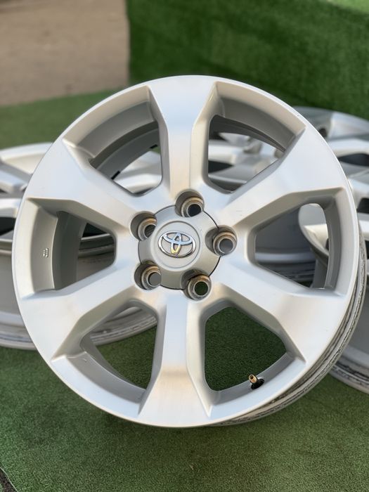 Диски R17 5x114,3 Toyota RAV 4 оригінал