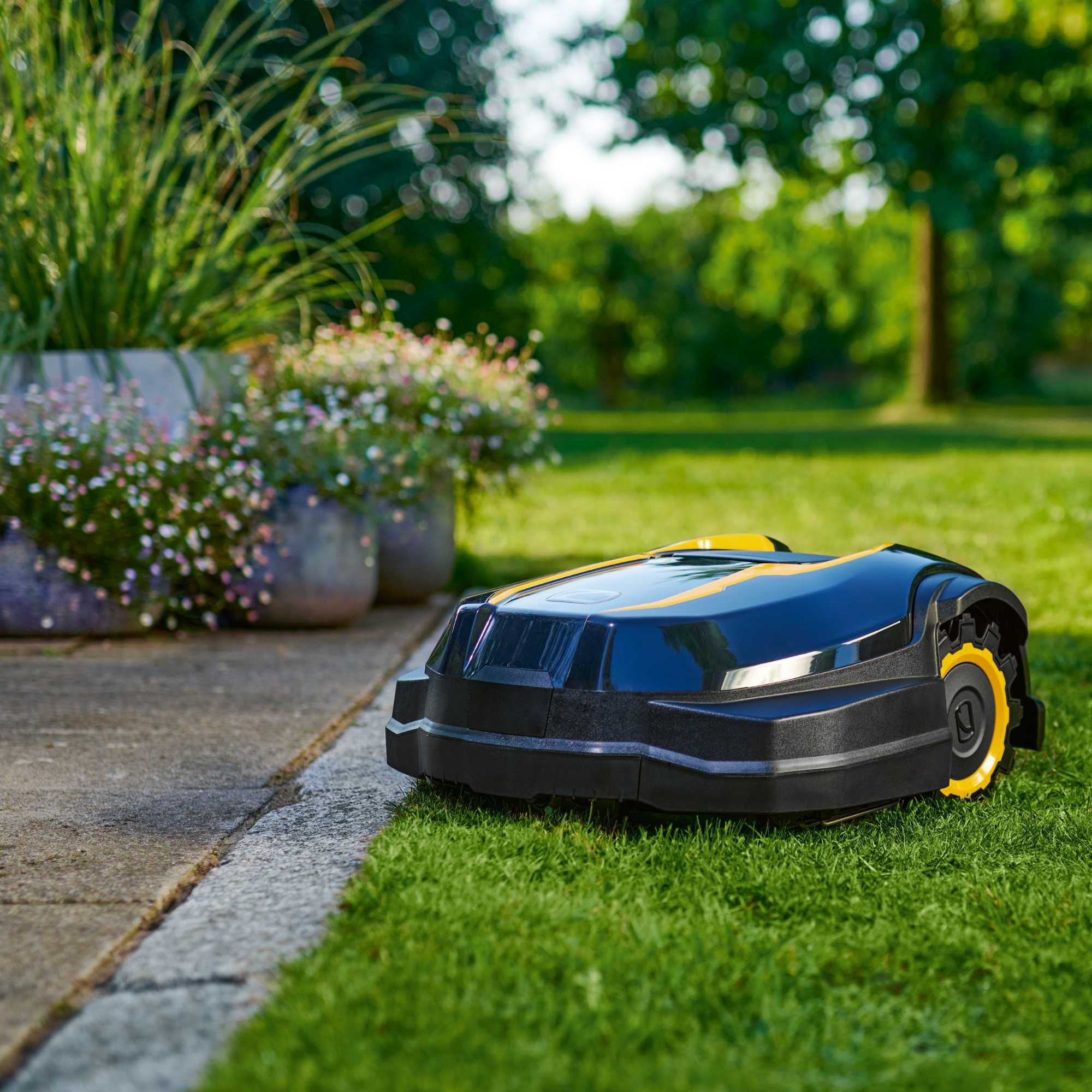 Robot koszący Cub Cadet XR5 3000 - Kosiarka automatyczna, 3000 m2