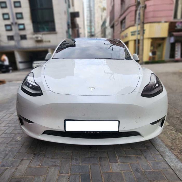 Tesla Model Y 2021 року