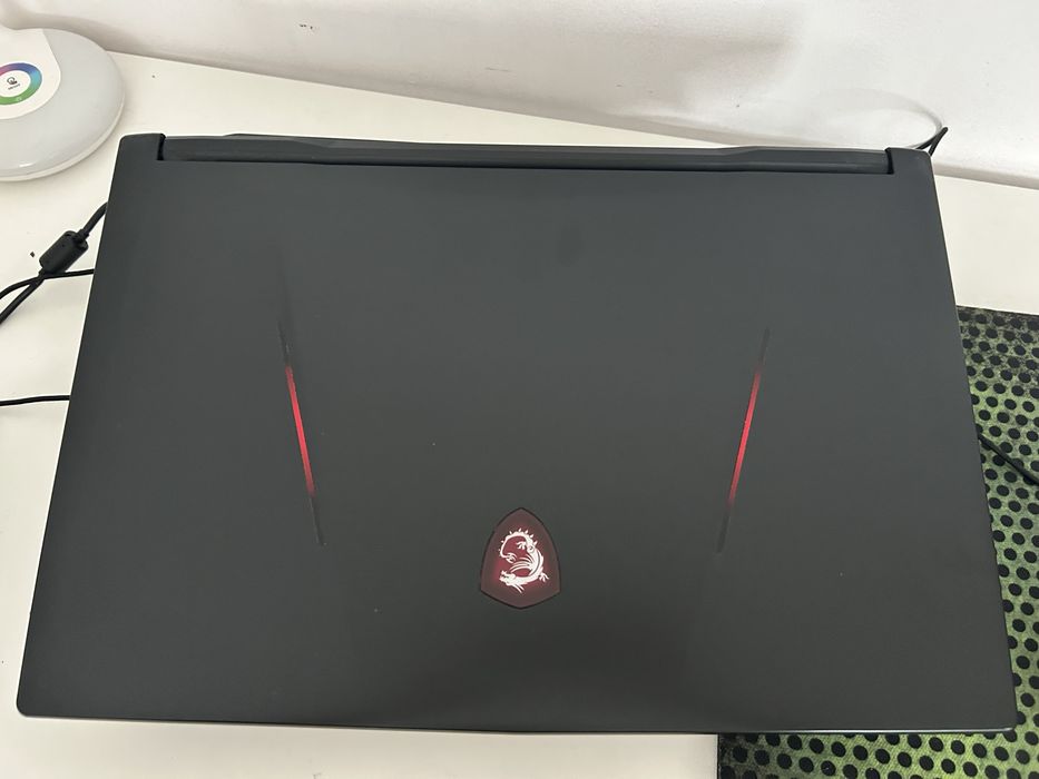 Laptop gamingowy MSI + ładowarka