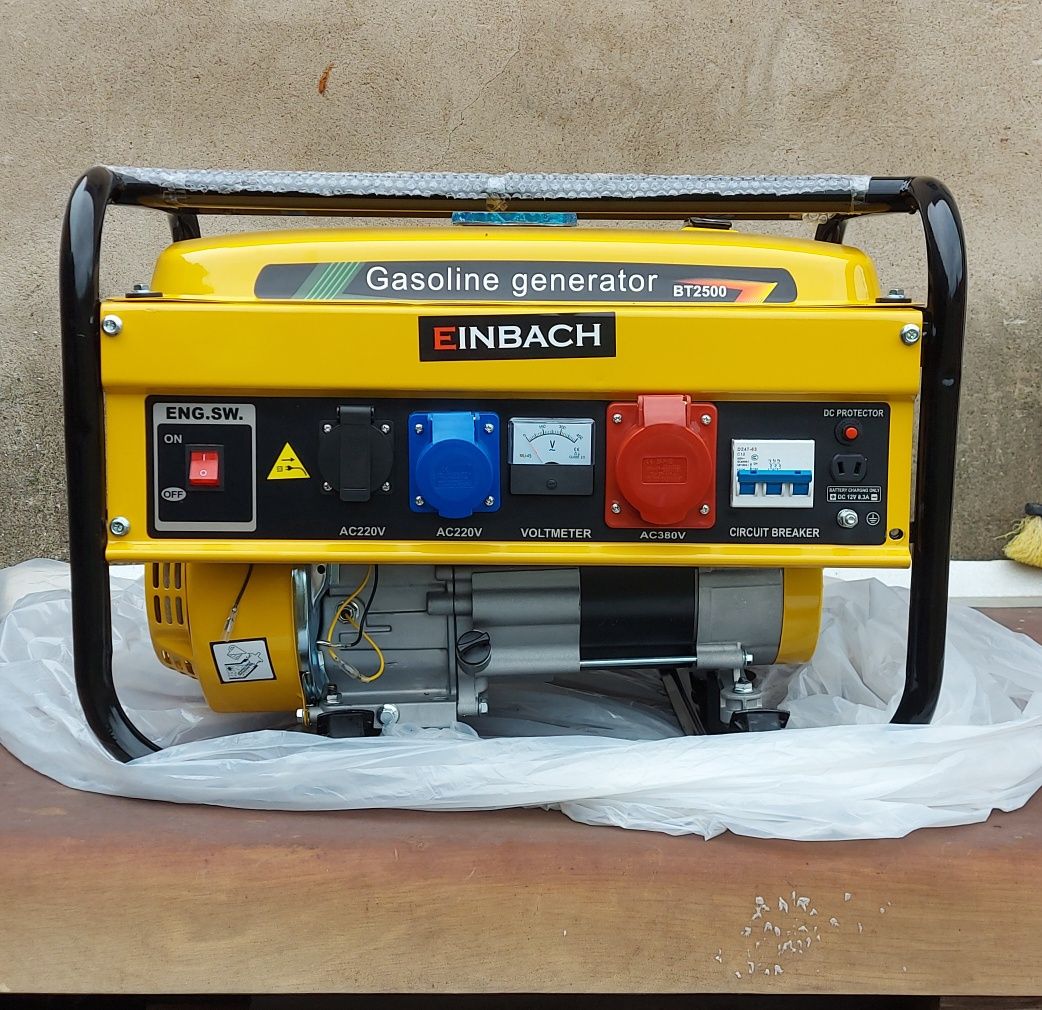 Agregat prądotwórczy nowy 5500 W 12/230/400 V AVR+ 7,5 KM