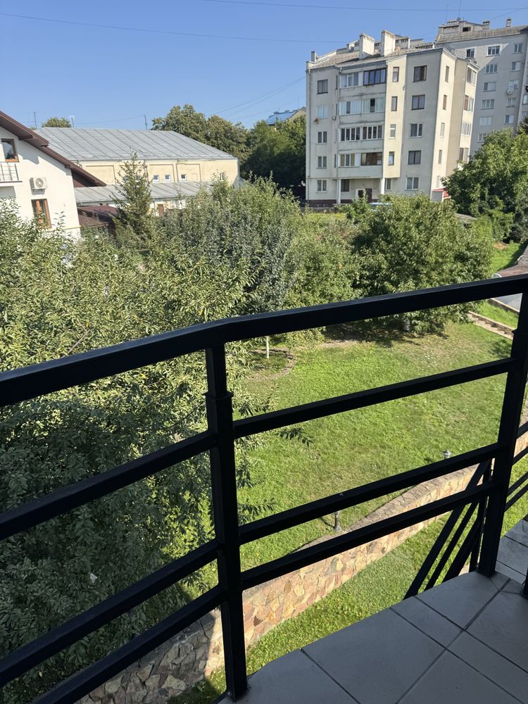 Здається 2 к кв по вул Незалежності