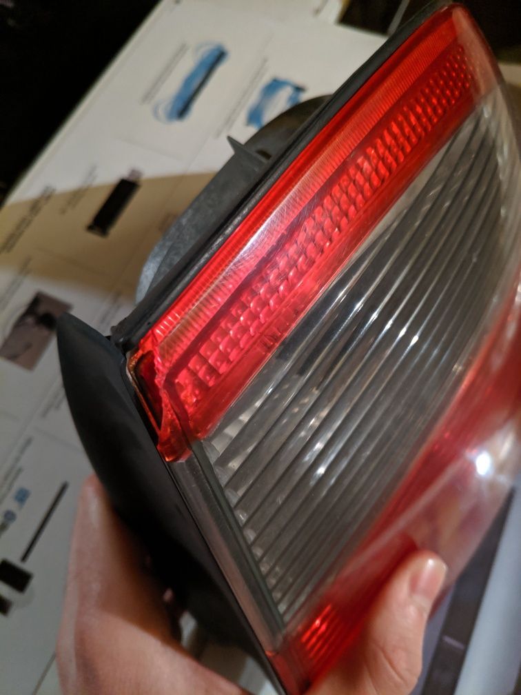 Lampa tylna zewnętrzna Saab 9-5 sedan Prawe, zewnętrzna, wewnętrzna