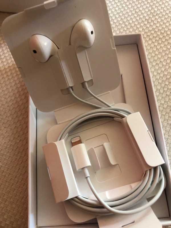 Douszne słuchawki APPLE Earpods złącze Lightning