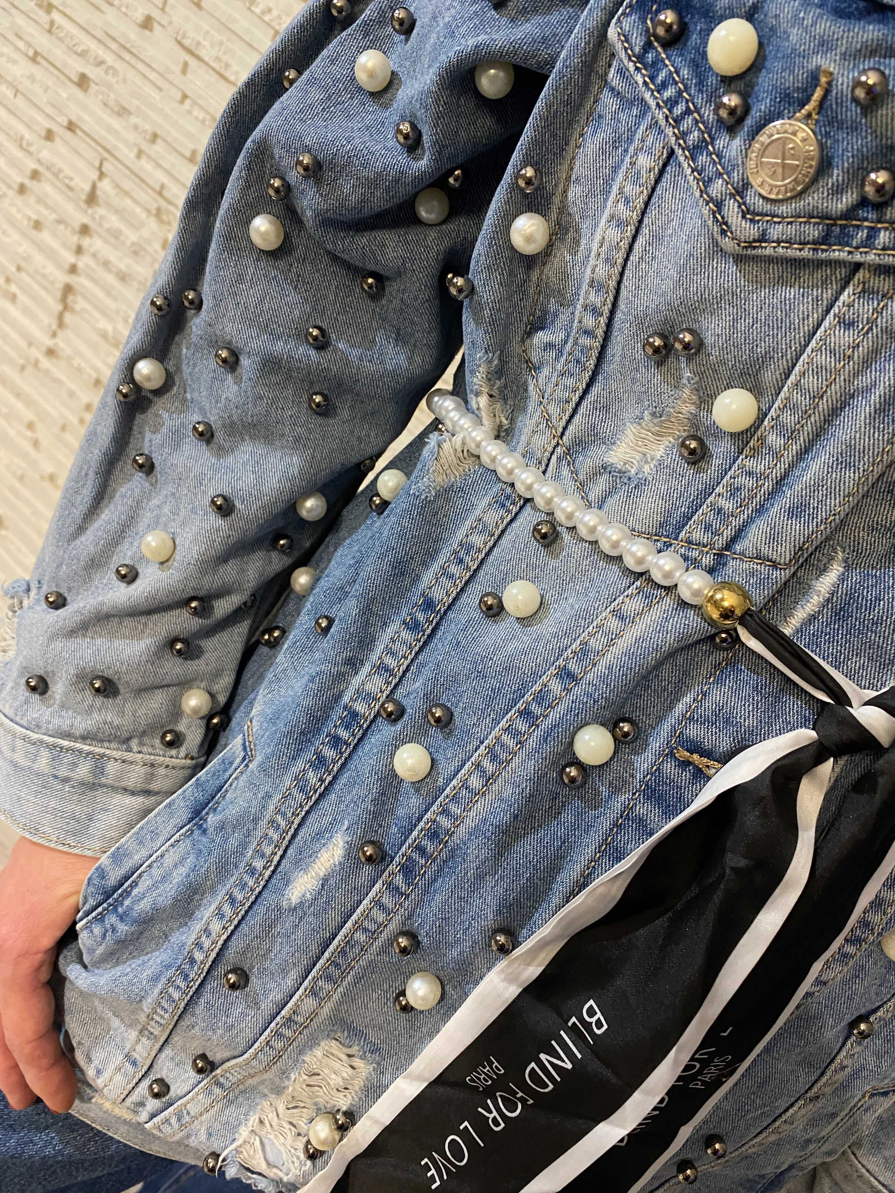 Jewelly katana - kurtka jeanowa oversize  z perełkami perły M