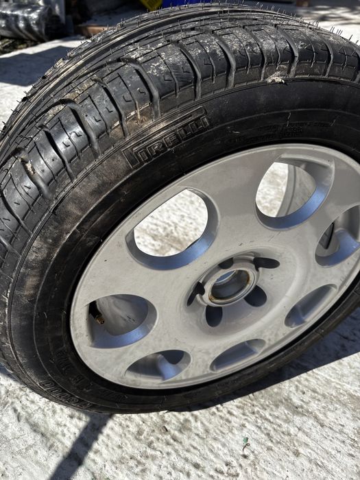 Диск Audi із шиною Pirelli 205/55/R16
