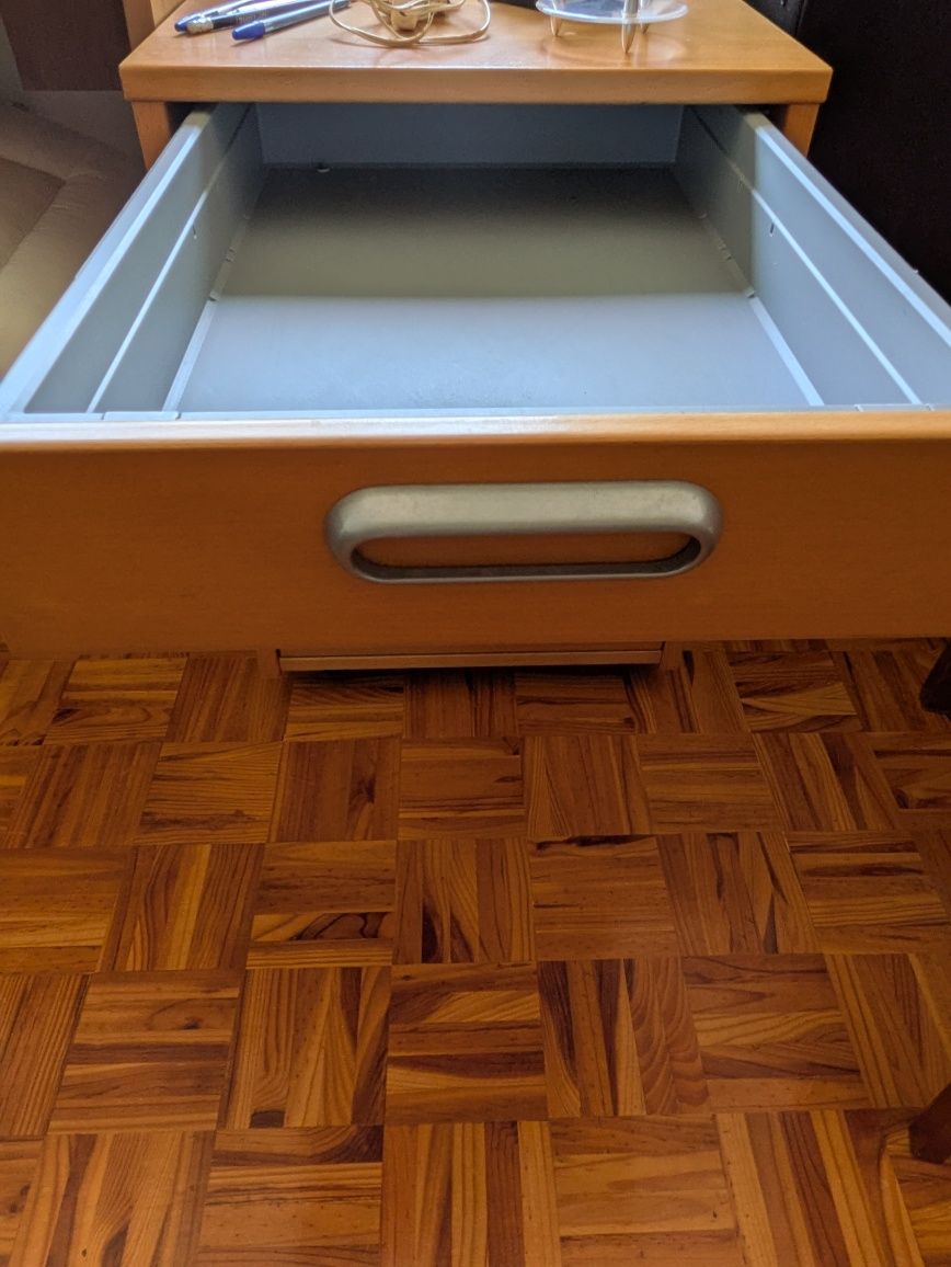 Conjunto de gavetas de escritório