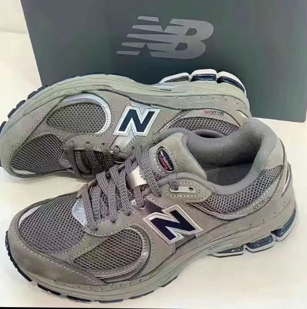 Кросівки New Balance 2002