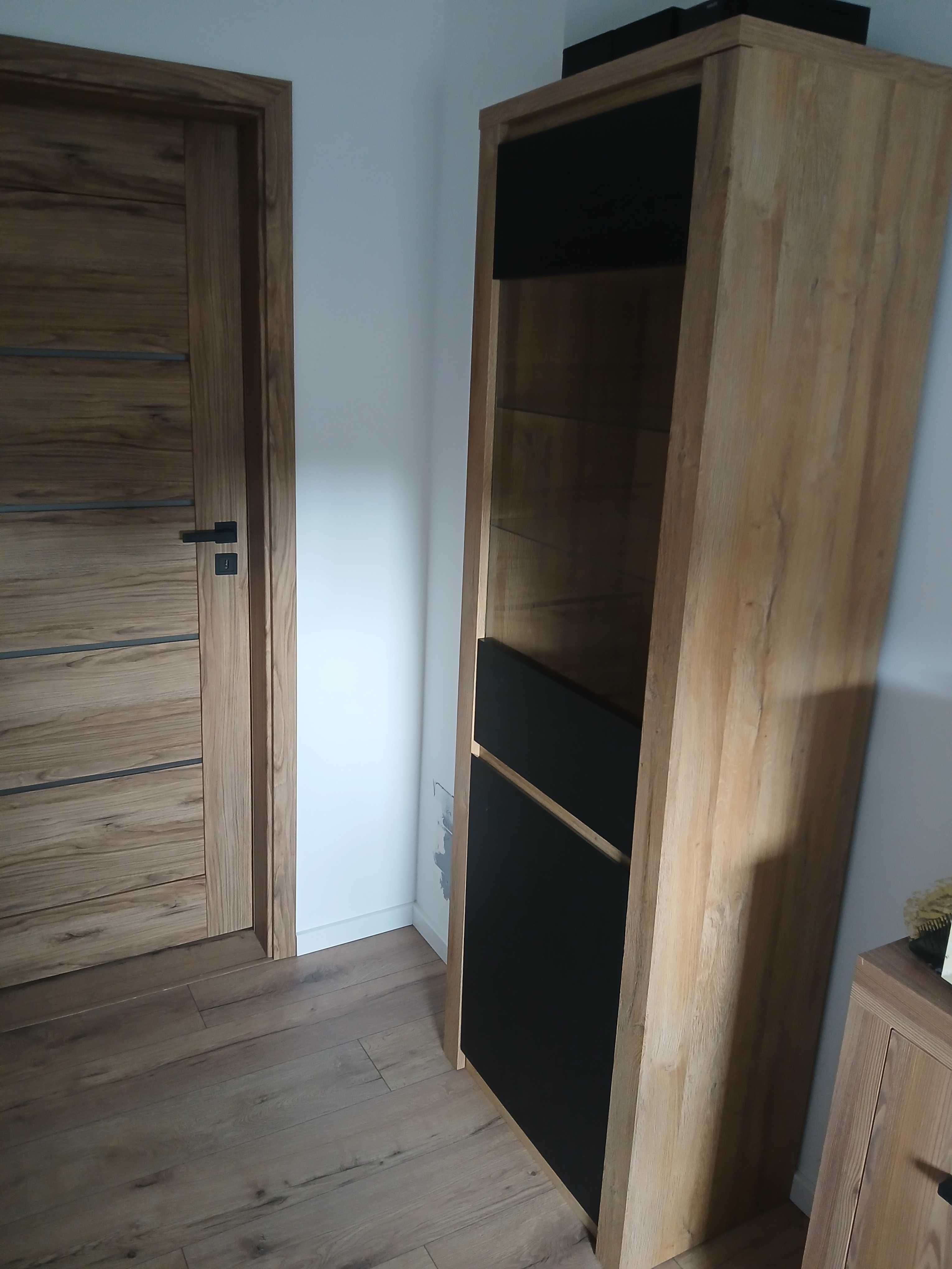 Duży slupek , witryna 200×70