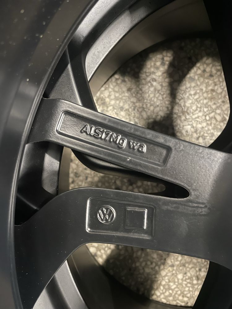Jak nowe oryginalne koła VW Golf R GTI 235/35/19 idealne
