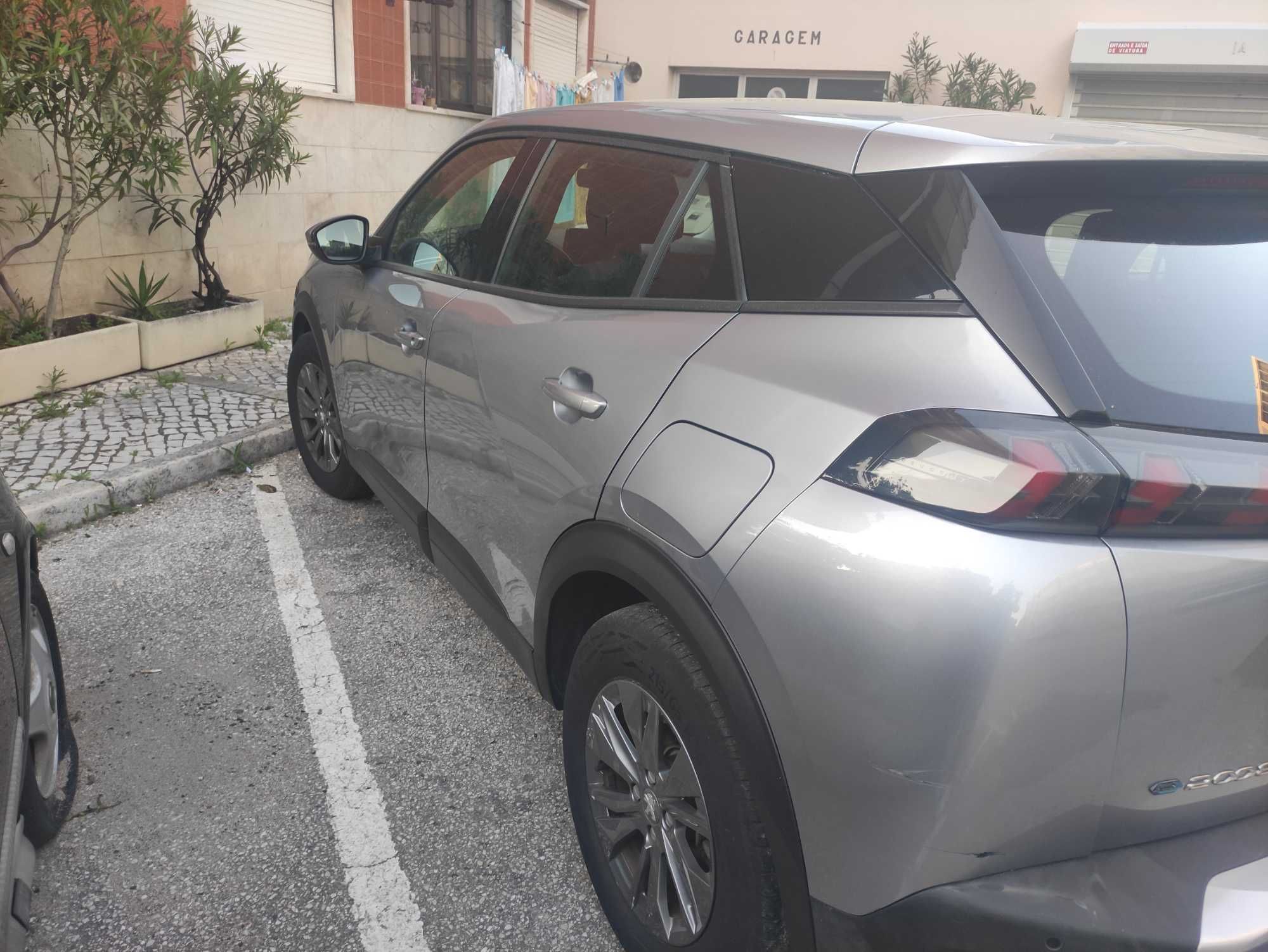 Vendo Peugeot 2008, elétrico, matrícula Out/2020