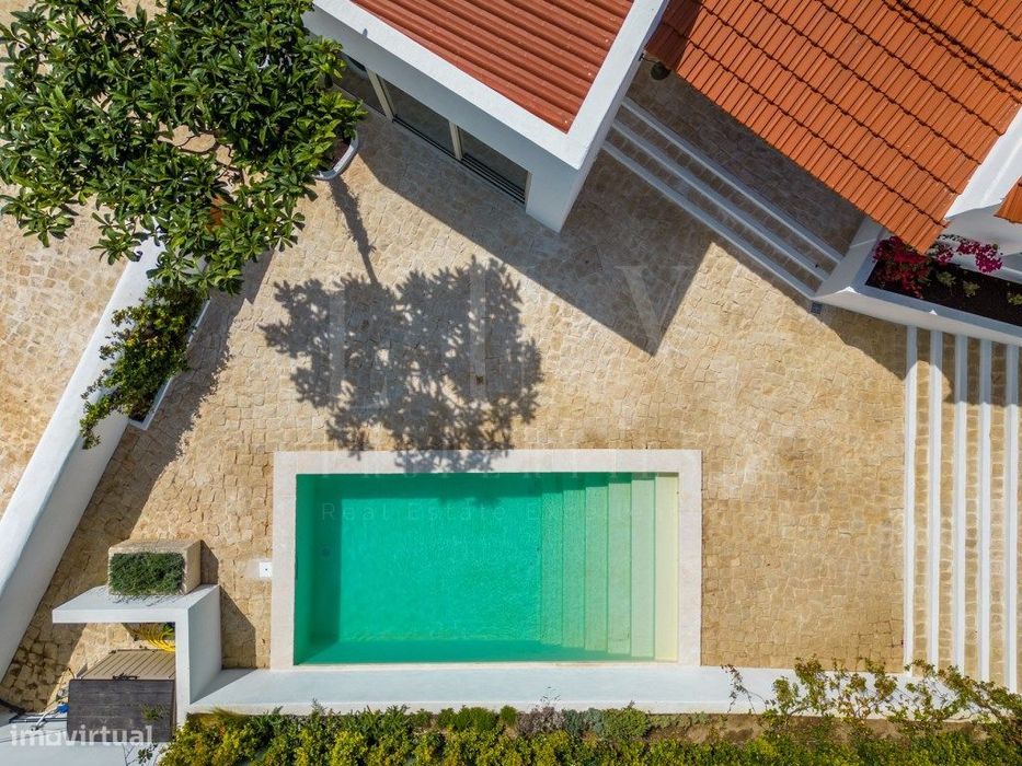 Moradia Premium Com Piscina E Terreno De 5.152M2