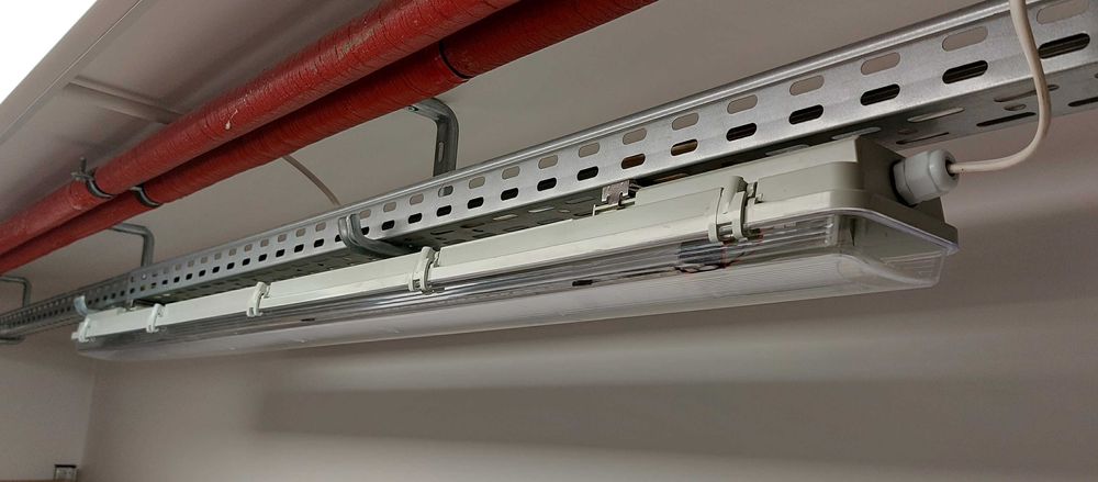 Lampa LED hermetyczna IP65, zasilanie 12V lub 24v, nowa