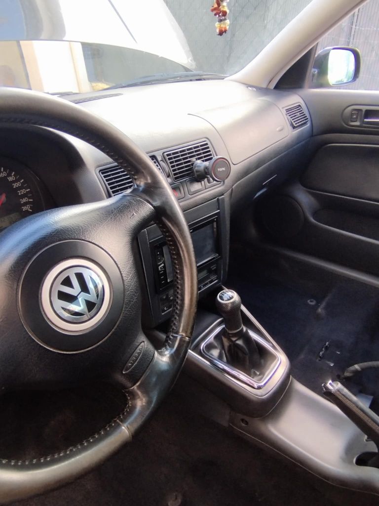 Volkswagen Golf IV 1.9 TDI 115cv – Desportivo e Fiável