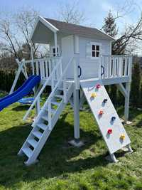 Drewniany domek dla dzieci, Plac zabaw, malowany, huśtawki, wspinaczka
