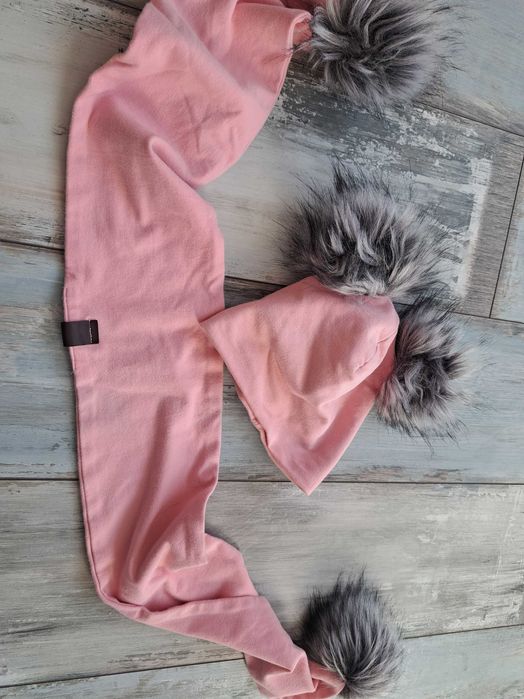 Zestaw czapka szalik bawełna z pomponami rozowy na 2-3 latka