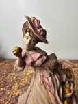 Piękna figurka porcelana Wedgwood "Harriet" 21.5 cm Anglia Matowa