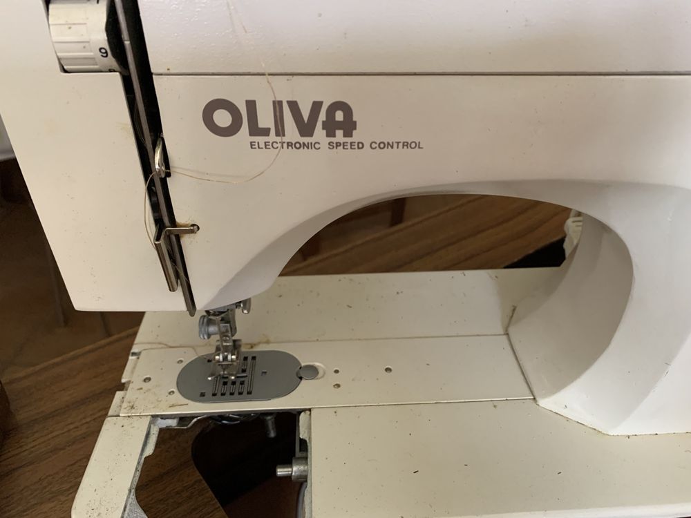 Máquina de costura Oliva Modelo V160 Maxi 4000