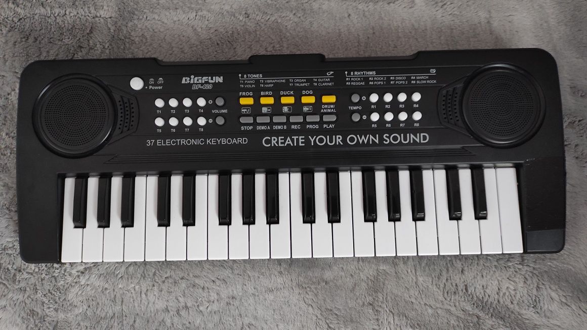 Keyboard pianino