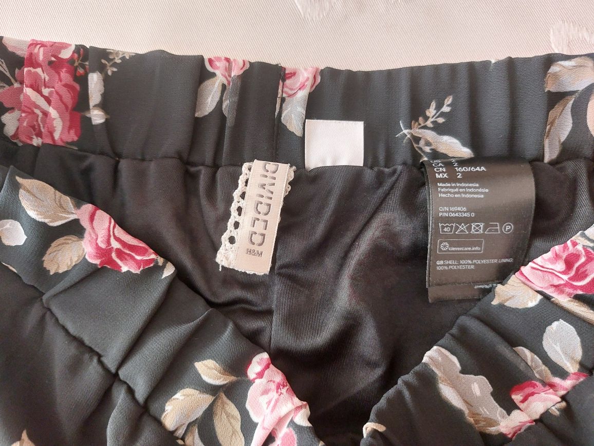 Damskie szorty H&M z falbanką