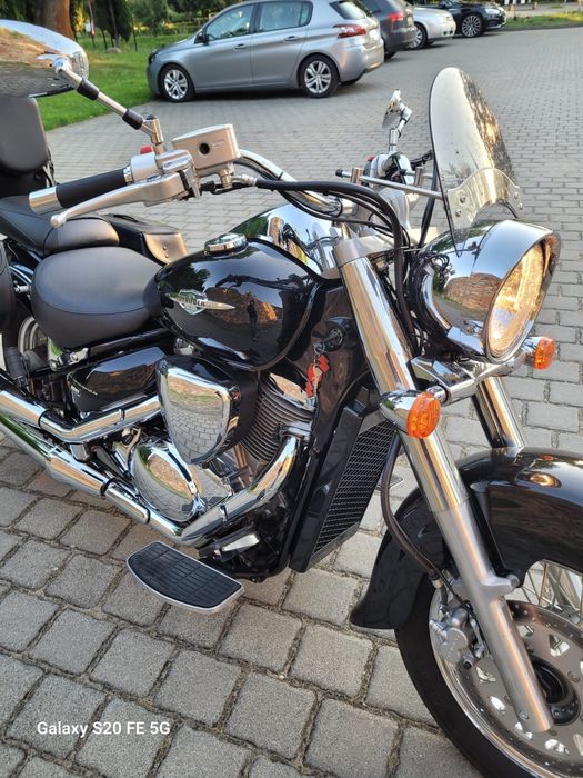 Suzuki intruder c800