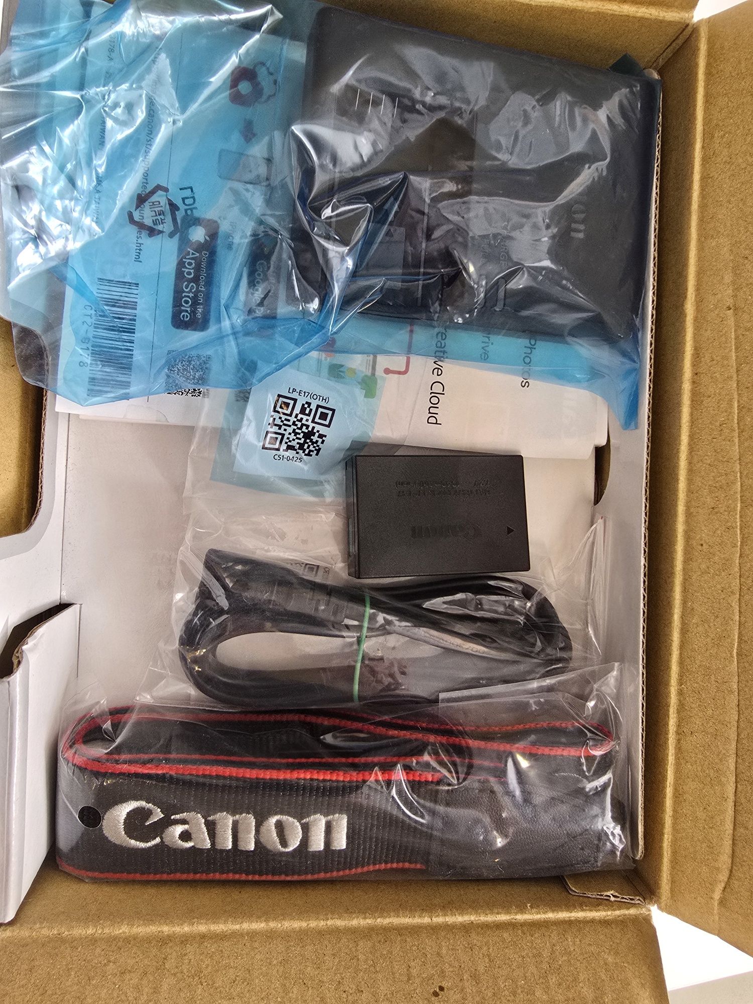 Canon Eos 250D obiektyw 18-55 III Nowy