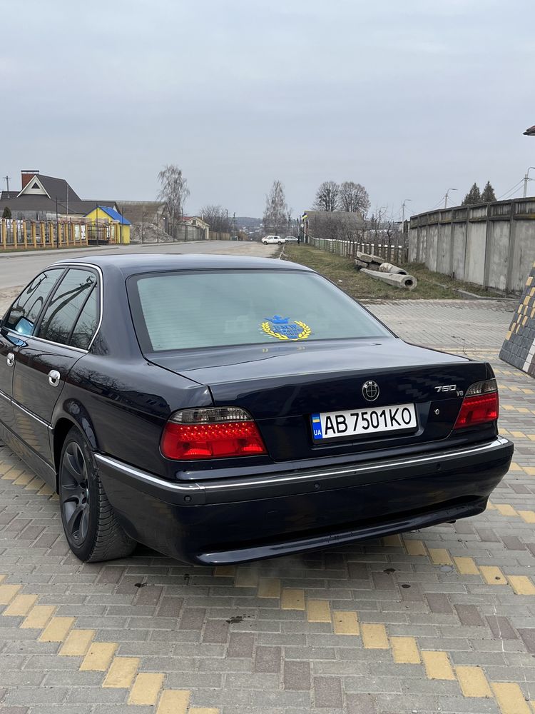 Продам BMW 730