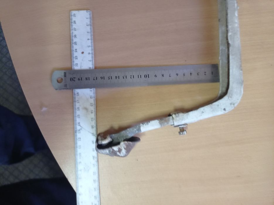 Тримачі під рейлінги на водовідливи Б/У