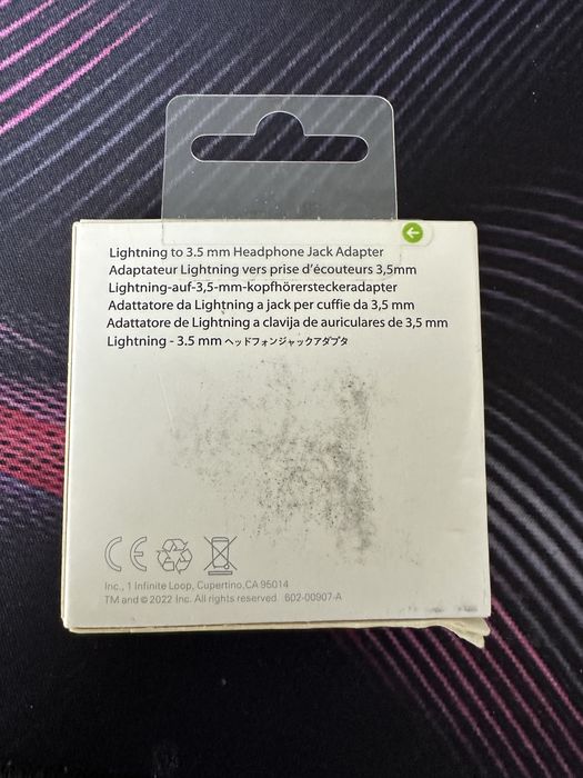 Продам Адаптер Apple Lightning - 3.5 mm White