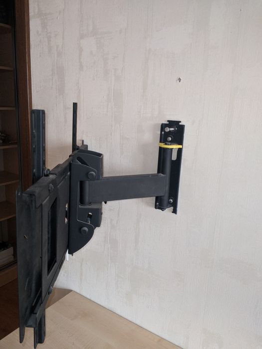 Кріплення для телевізора