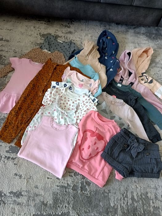 Zestaw ubrań dla dziewczynki 86