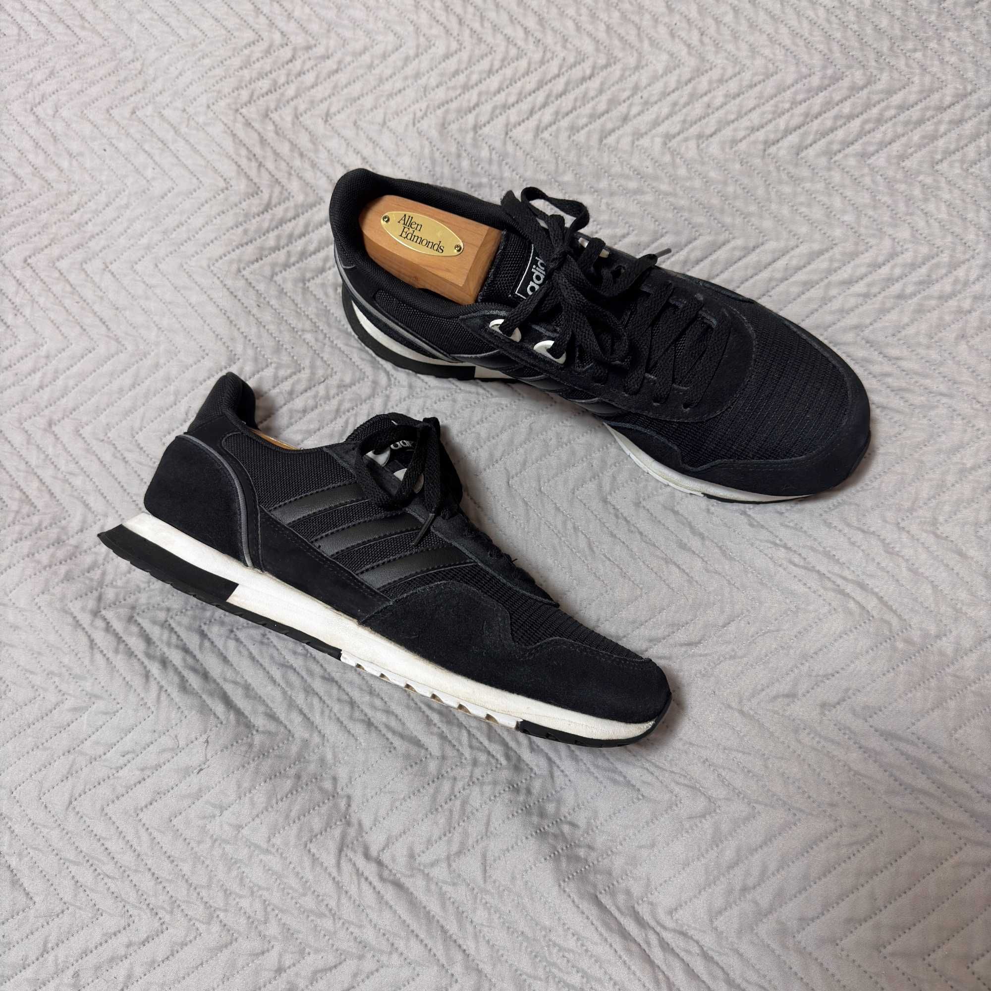 Adidas черные мужские кроссовки 42