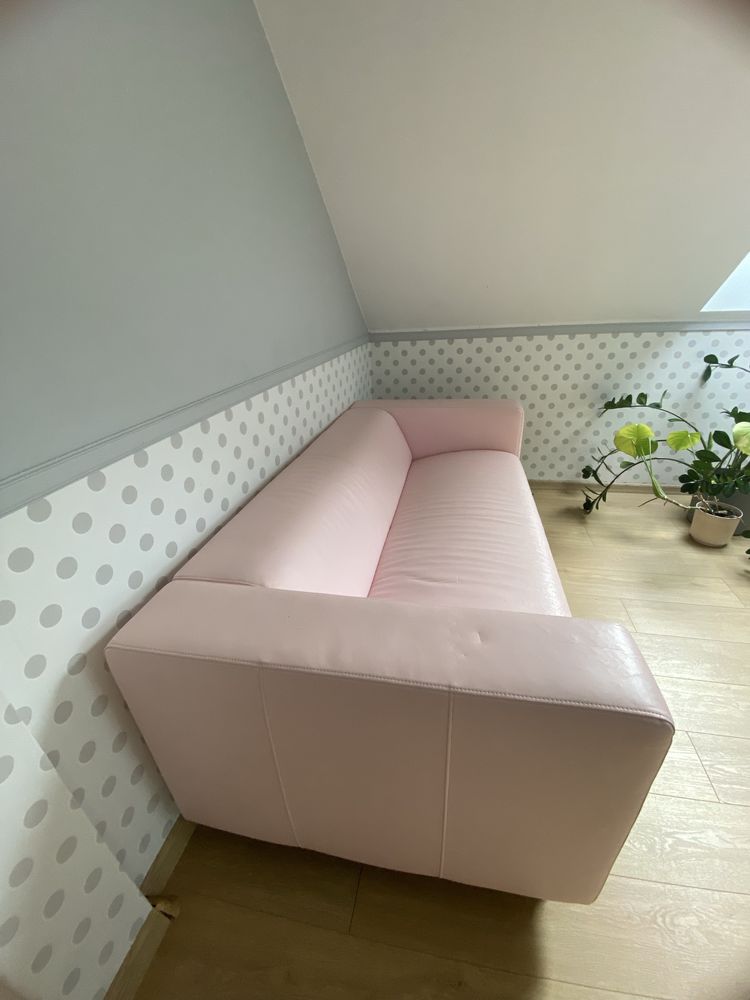 Sofa Ikea, różowa. Wymiary  dl 177cm, szerokość 85cm, wysokość 65.