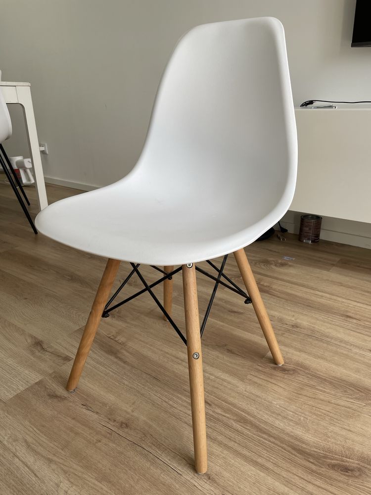 Cadeira branca  charles eames