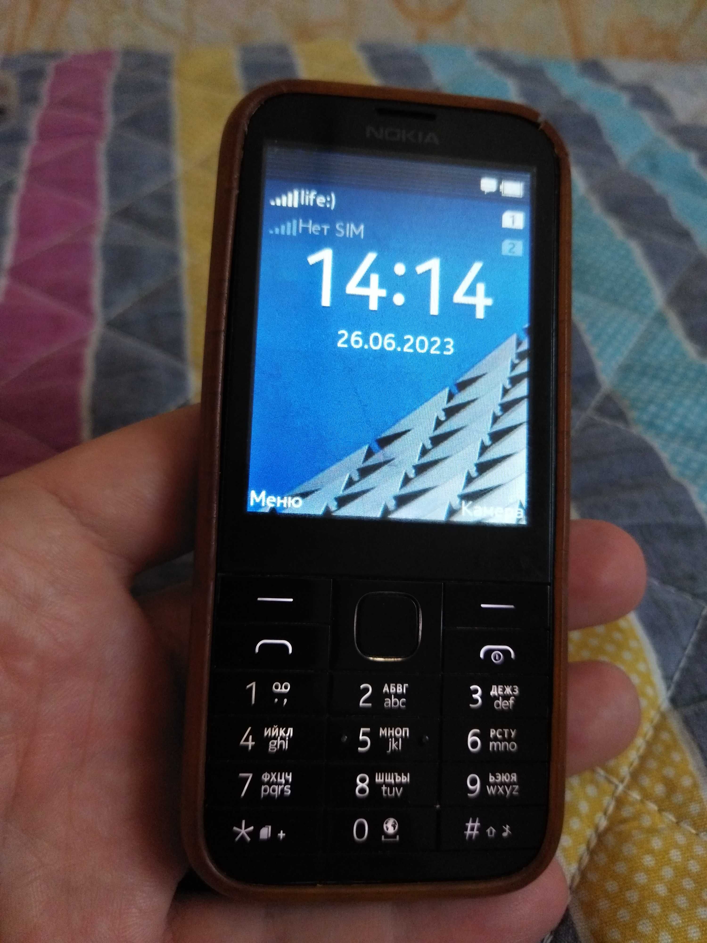 Nokia 225 (rm-1011) dual sim+кабель для зарядки Хорошо ловит Сеть