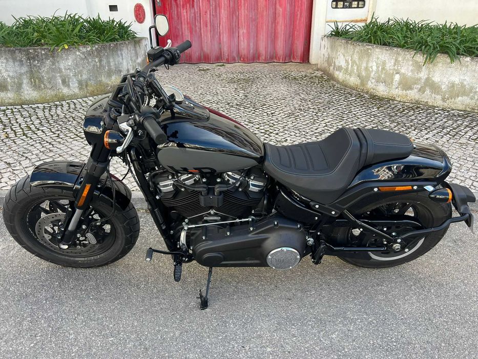 Harley Davidson Fat Bob 114 de 2022 c/ Vance & Hines