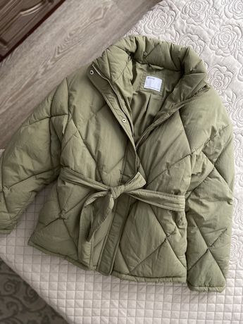 Куртка пуффер (від бренду Bershka) XS/S 34-36, оливкова куртка