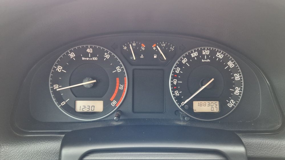 Автомобиль Skoda Superb