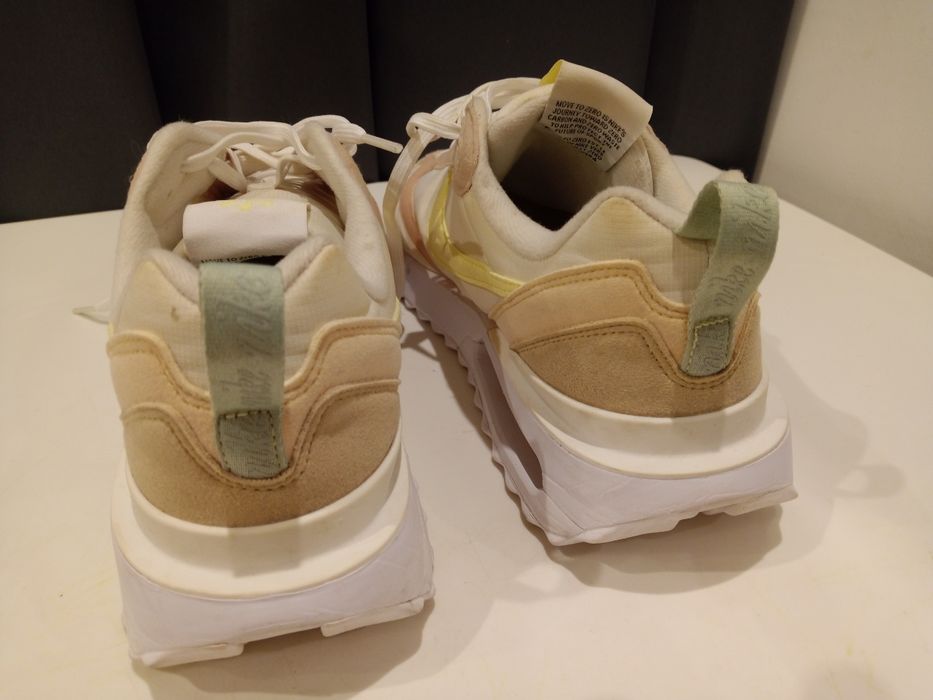 Buty Nike Air Max Dawn rozmiar 43 Długość wkładki 27,5 cm. 
Bryluj w s